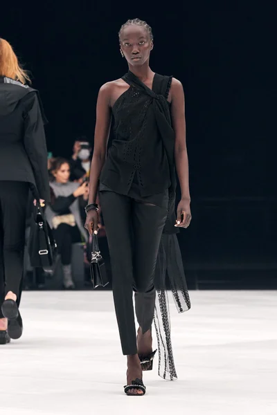 Look 66